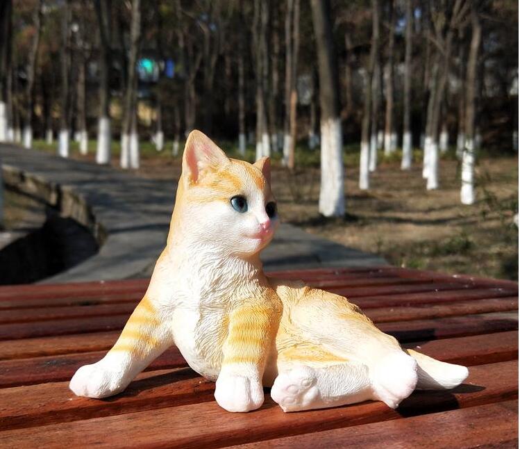 Cat Resin Sculpture Figurine Decoration