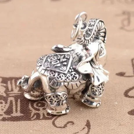 Elephant Exquisite Silver Carving Animal Small Pendant Statues