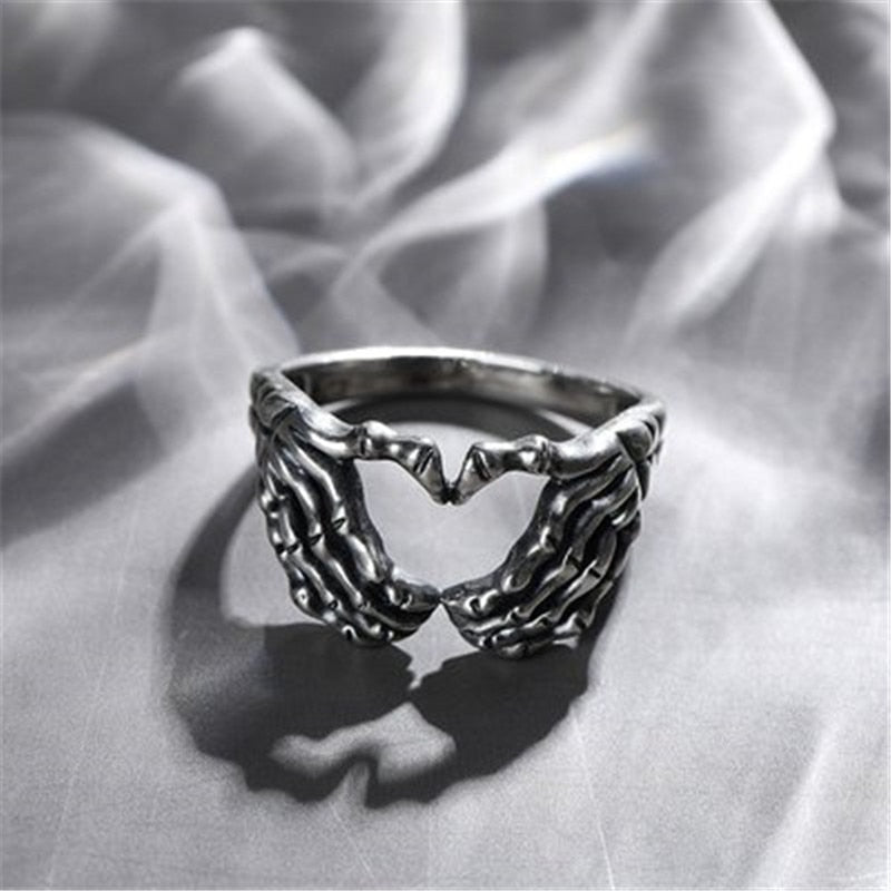 Retro Skull Hand With Heart-shaped Ring