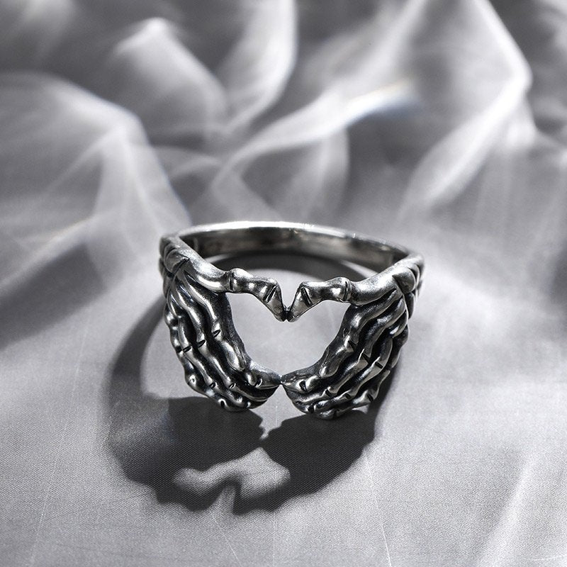 Retro Skull Hand With Heart-shaped Ring