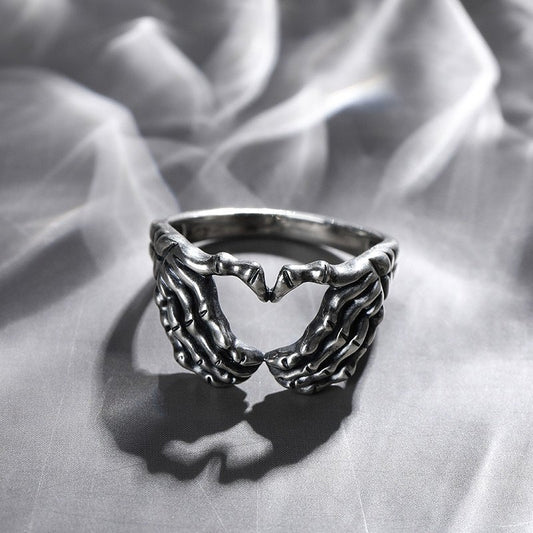 Retro Skull Hand With Heart-shaped Ring
