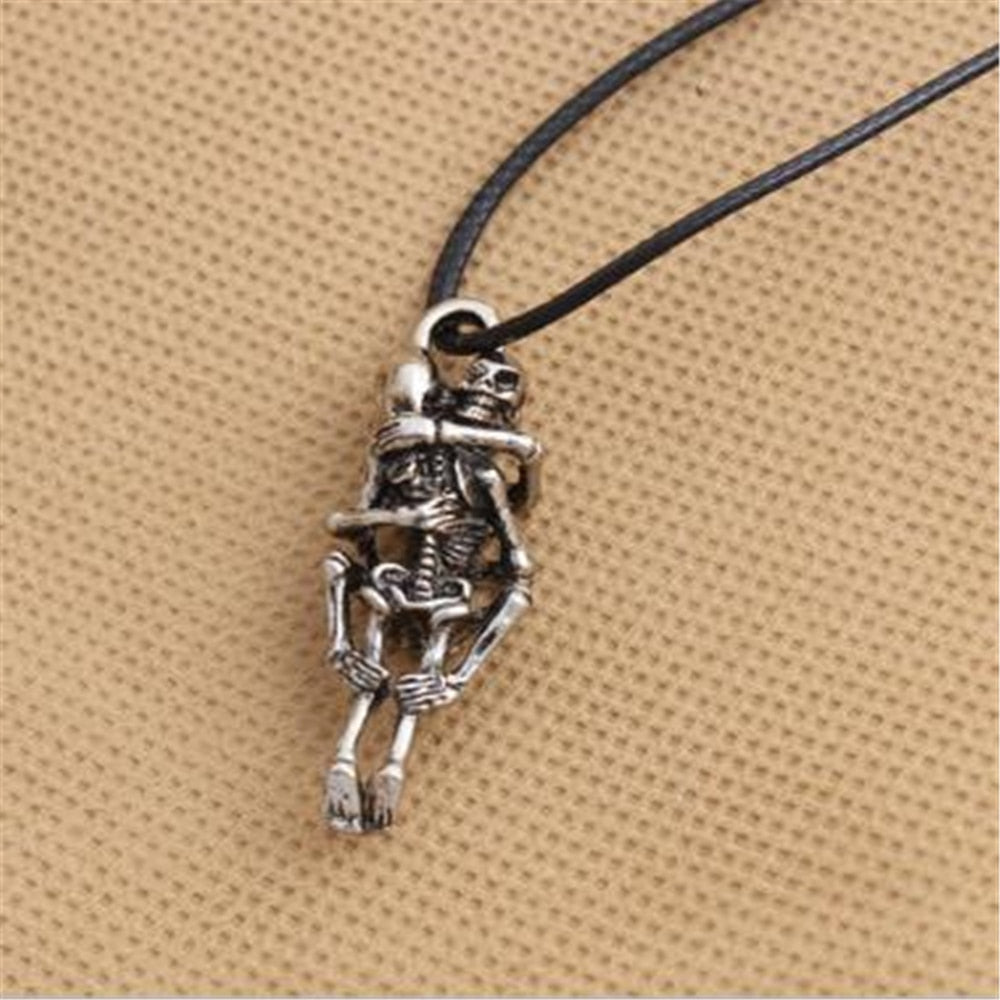 Skull Couple Skulls Hug Necklace