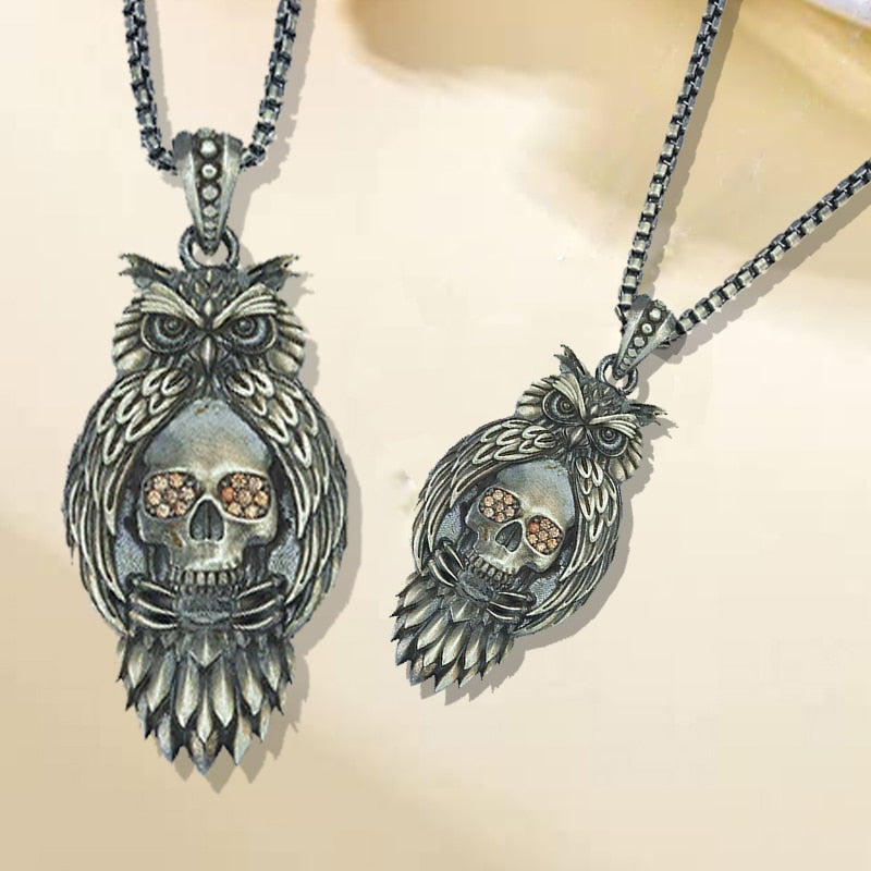 Owl Hug Skull Necklace