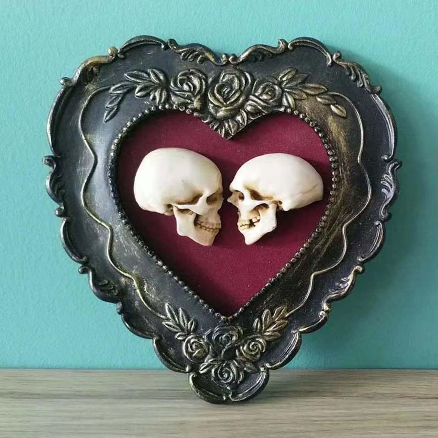 Love Statue Skull Ornament