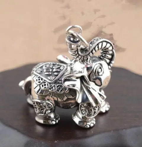 Elephant  Exquisite Silver Carving Animal Small Pendant Statues