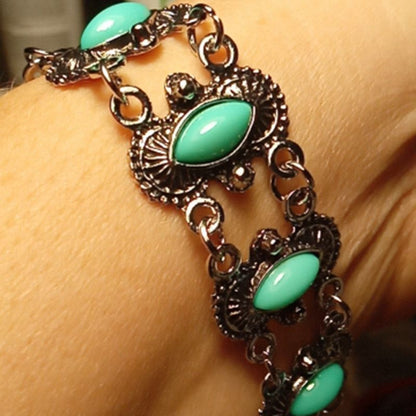 Native Vintage Bangles Engraving Pattern Oval Green Stone