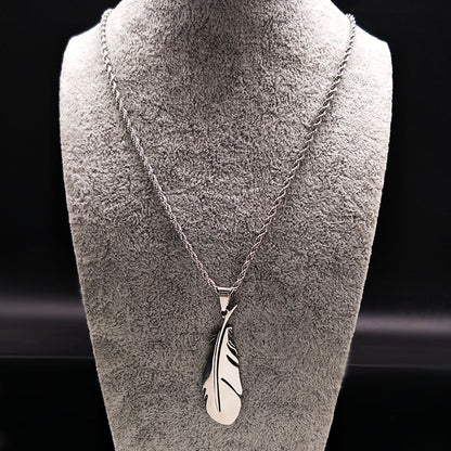 Beautiful Native Indian Feather Necklace