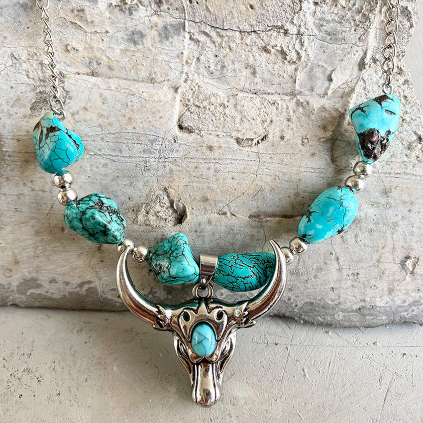 Turquoise Bull Native Indian Pendant Necklace